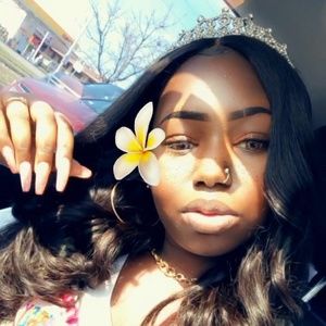 Meet your Posher, Briana